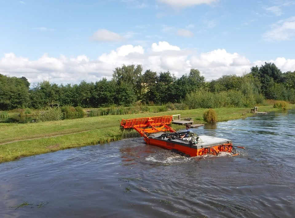 Pond Clearance Workboat Stirlingshire